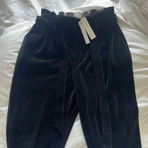 Alice & Olivia Black Velvet Pants with Paperbag Waist & Fabric Belt Size 8 NWT